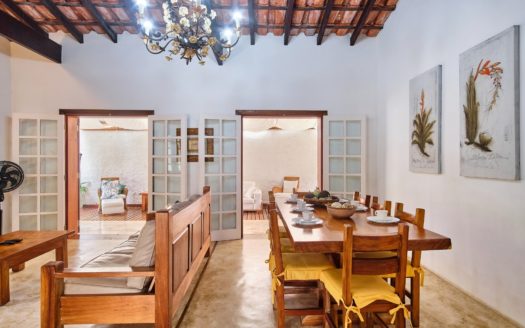 Casa alto padrão pé na areia no – Prumirim Ubatuba