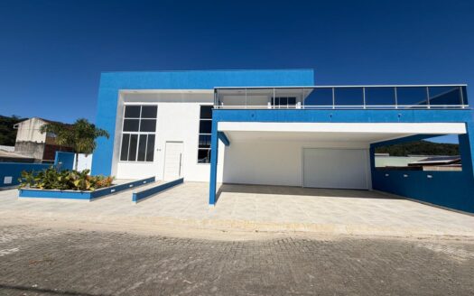 Esplêndida Casa de Alto Padrão em Condomínio Fechado – Jardim Carolina, Ubatuba/SP