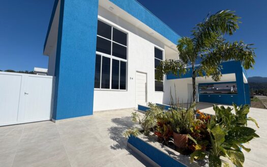 Esplêndida Casa de Alto Padrão em Condomínio Fechado – Jardim Carolina, Ubatuba/SP